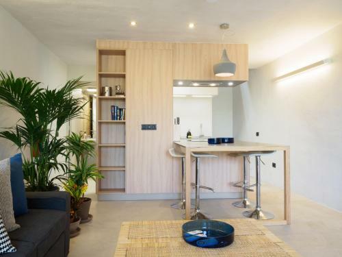 11 Holiday Homes
