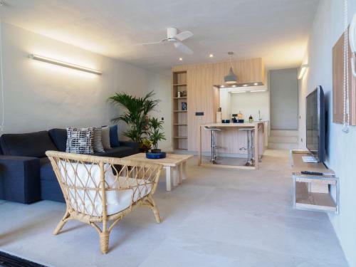 11 Holiday Homes
