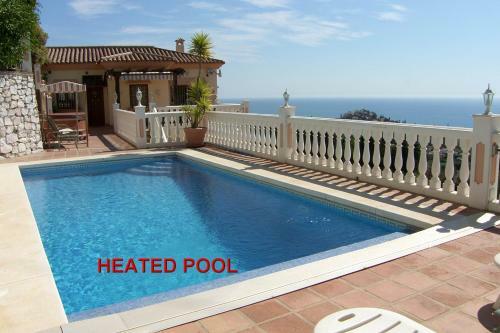 Luxury Villa With Heated Pool & Hot Tub
