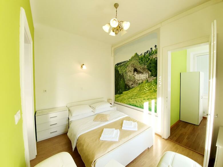Hostal B&B Vila Teslova