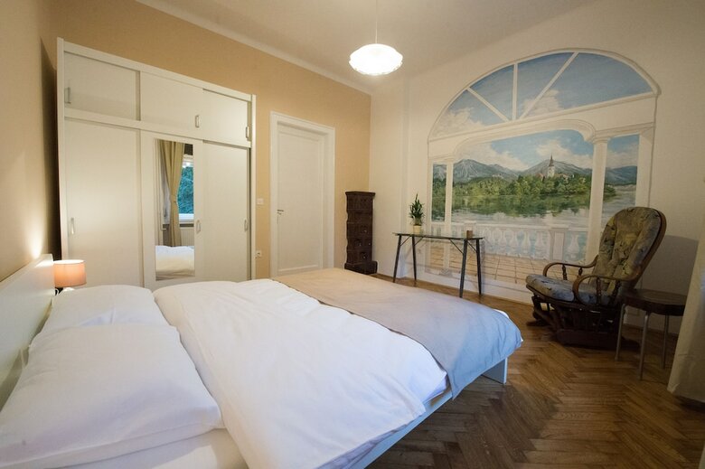 Hostal B&B Vila Teslova