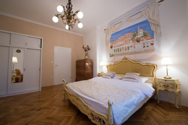 Hostal B&B Vila Teslova
