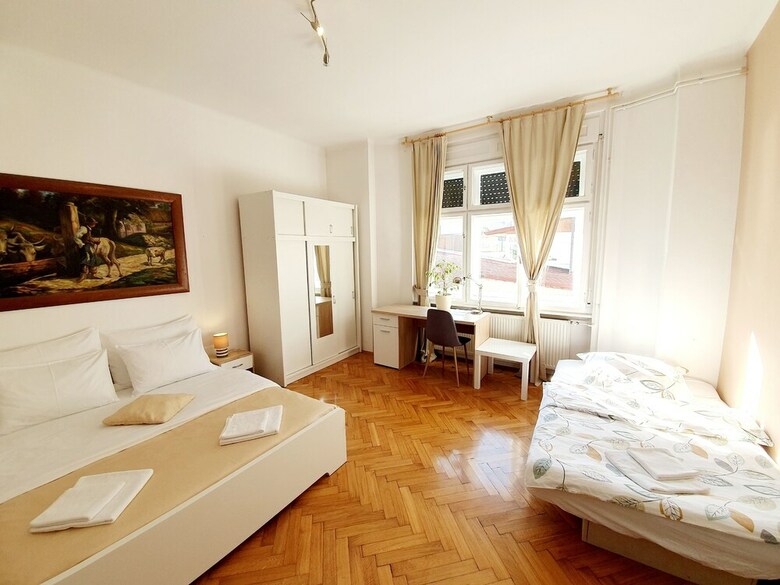 Hostal B&B Vila Teslova