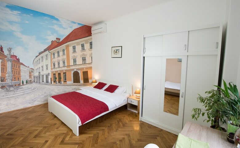 Hostal B&B Vila Teslova