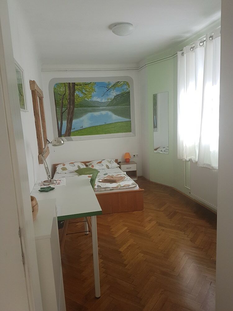 Hostal B&B Vila Teslova