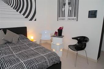 Bed & Breakfast Chroma