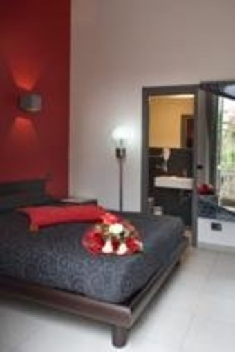 Bed & Breakfast Chroma