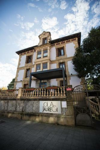Hotel Olajauregi