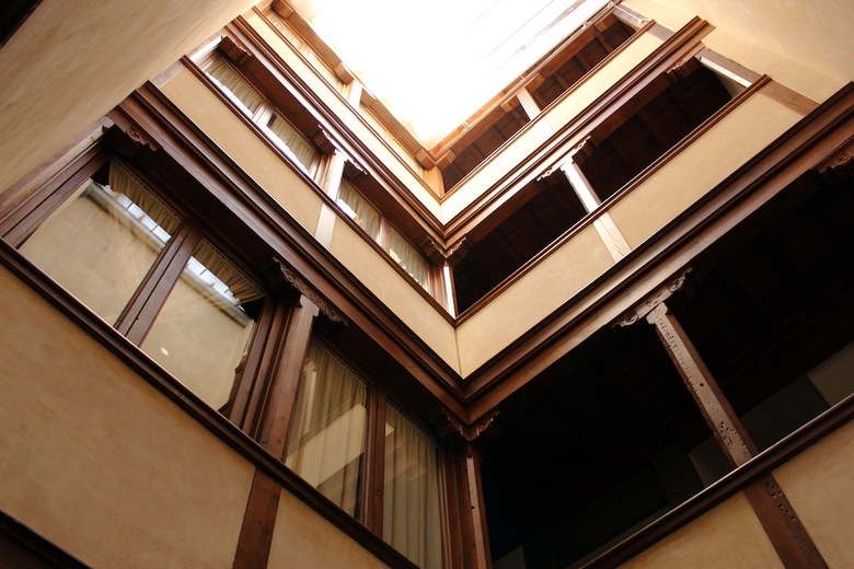 Laurel Suites Apartments