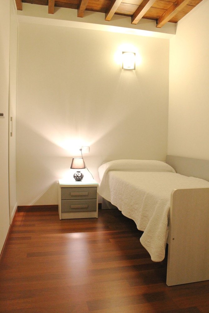 Laurel Suites Apartments
