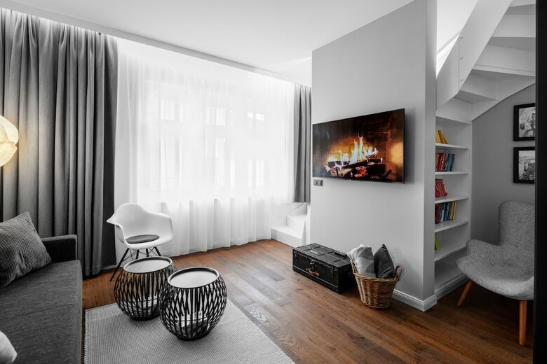 Ea Hotel M�nes