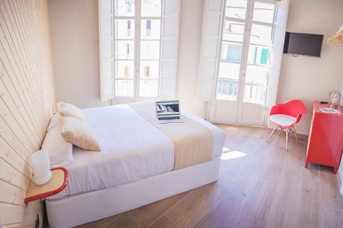 Alcazaba Premium Hostel
