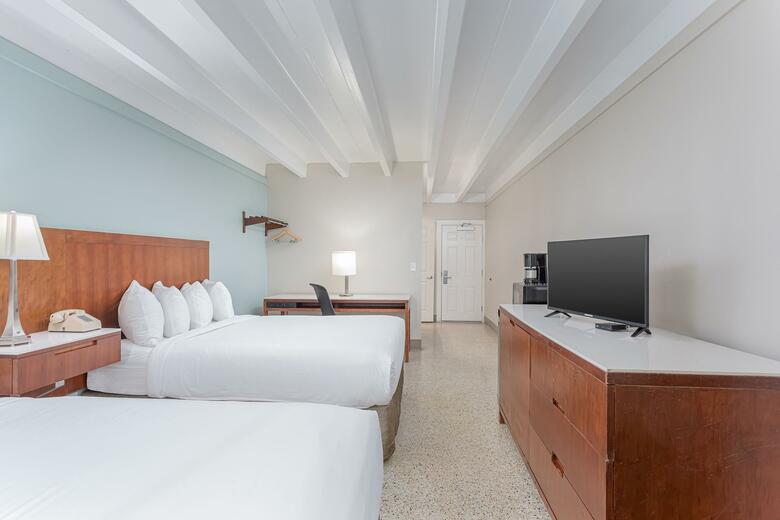 Hotel Bikini Beach Resort