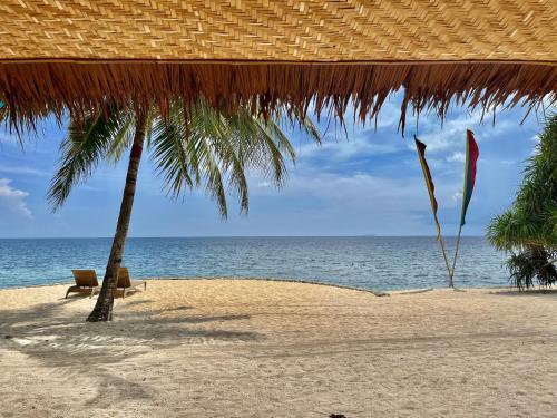 Hotel Coco Grove Beach Resort, Siquijor Island