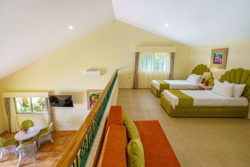 Hotel Coco Grove Beach Resort, Siquijor Island