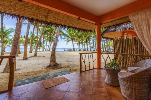 Hotel Coco Grove Beach Resort, Siquijor Island