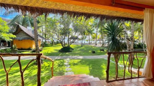 Hotel Coco Grove Beach Resort, Siquijor Island