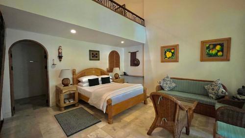 Hotel Coco Grove Beach Resort, Siquijor Island