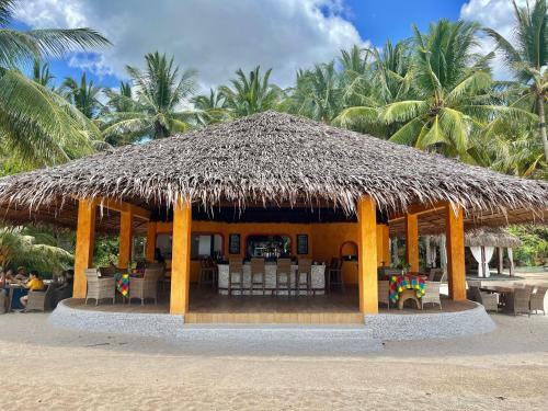 Hotel Coco Grove Beach Resort, Siquijor Island