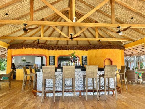 Hotel Coco Grove Beach Resort, Siquijor Island
