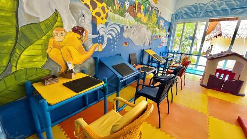 Hotel Coco Grove Beach Resort, Siquijor Island