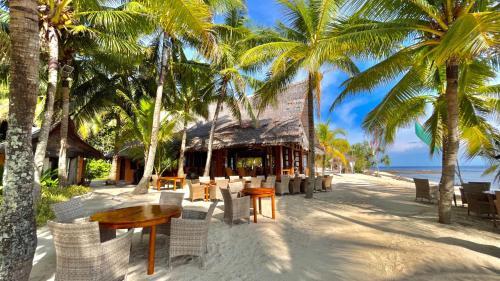 Hotel Coco Grove Beach Resort, Siquijor Island