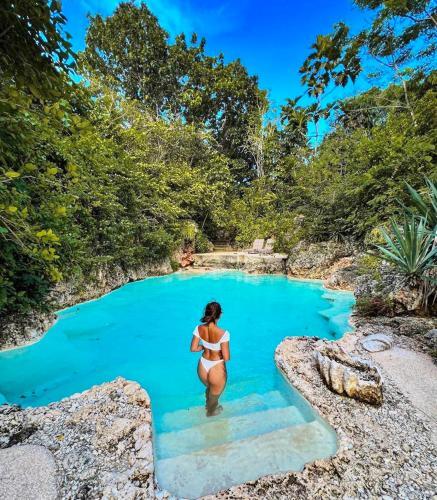 Hotel Coco Grove Beach Resort, Siquijor Island