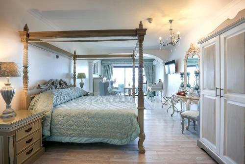 Misty Waves Boutique Hotel