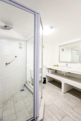 Misty Waves Boutique Hotel
