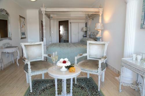 Misty Waves Boutique Hotel