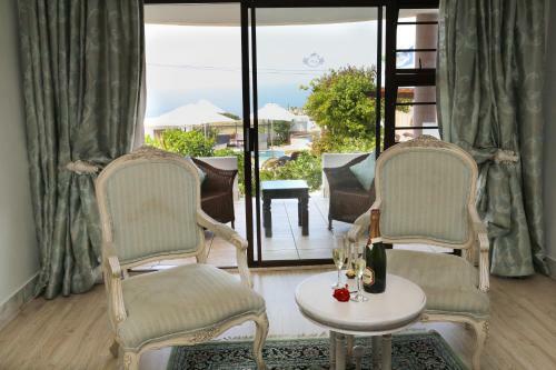 Misty Waves Boutique Hotel