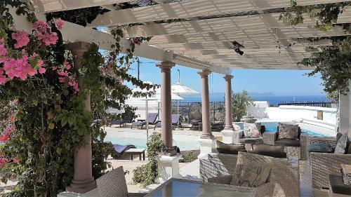 Misty Waves Boutique Hotel