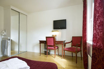 Hotel Attach�