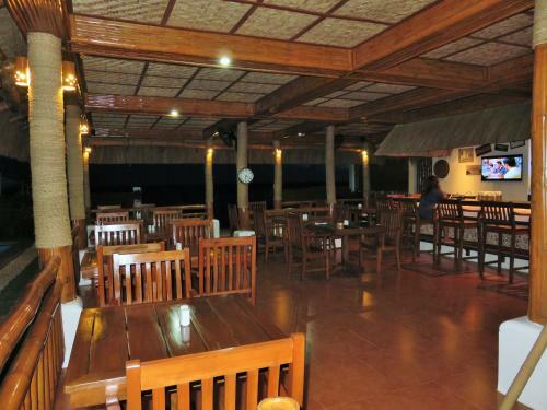 Hotel Kav's Beach Resort