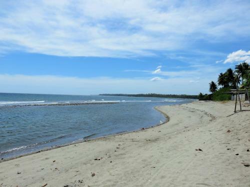 Hotel Kav's Beach Resort