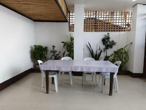 Hostal Joyful Guest House