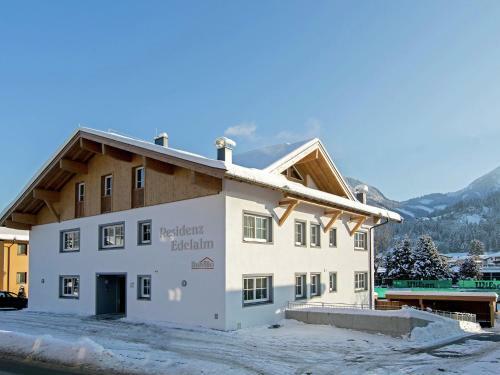 Holiday Home Residenz Edelalm Appartement 4