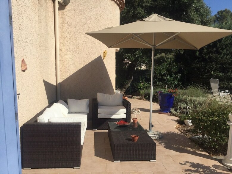 Hostal Le Patio Fleuri