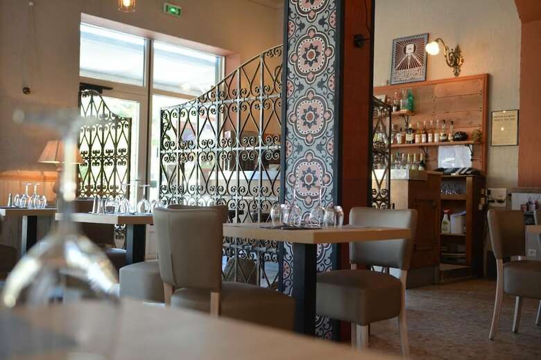 Hotel H�tel Le Grillon
