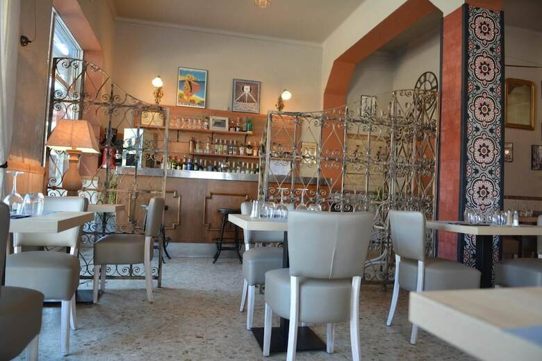 Hotel H�tel Le Grillon