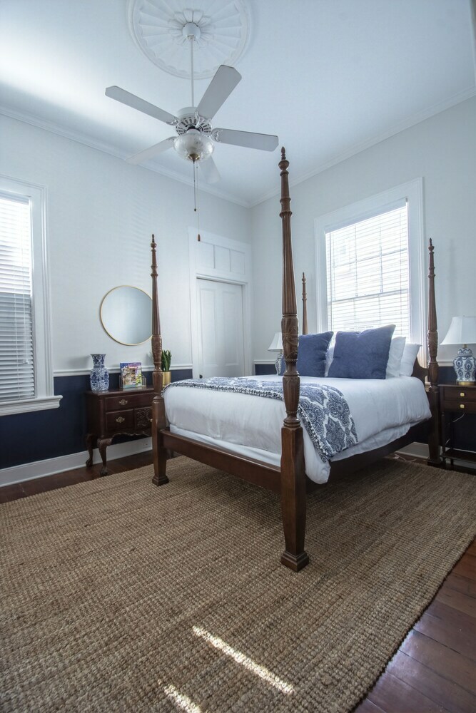 Bed & Breakfast The Ashley Inn