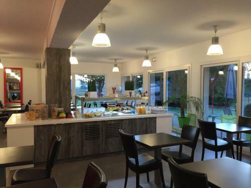 Best Hotel Rouen Est / Val De Reuil