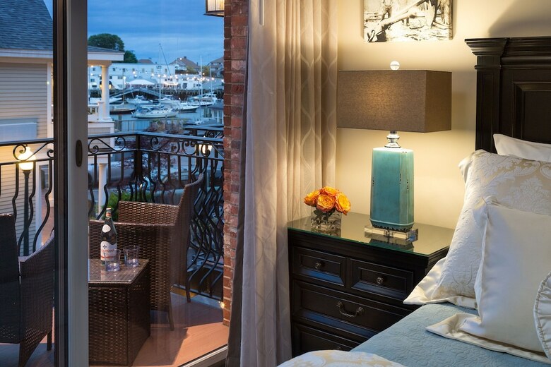 Hotel 16 Bay View