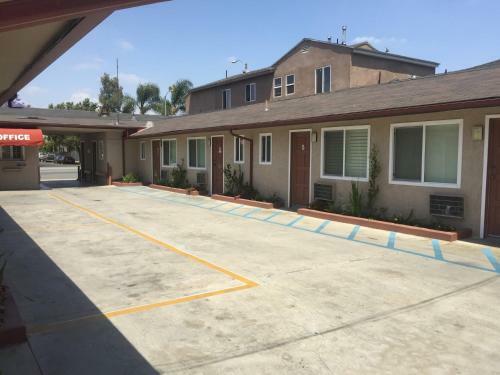 One Ten Motel