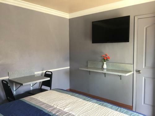 One Ten Motel