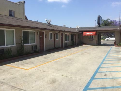 One Ten Motel