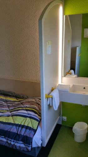 Hotelf1 Lyon Isle D'abeau Ouest St Exupery