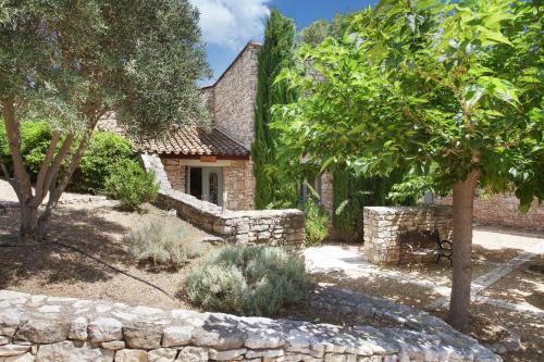 Aparthotel La Bastide Des Ch�nes