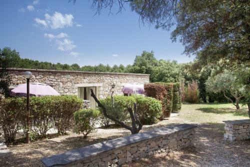 Aparthotel La Bastide Des Ch�nes