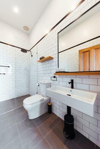 East Brunswick Hotel